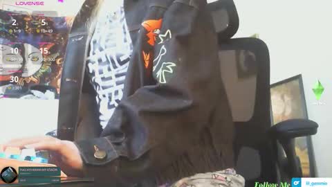 Snapshot of lil_gem chatting on 4, 2, 2026 lil gemmie online show from 4, 2, 2026