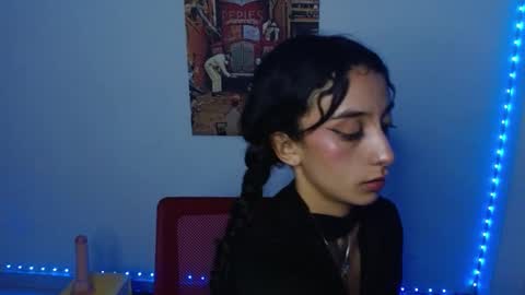 Snapshot of lil_lisaa chatting on 15, 12, 2024 Lisaa online show from 15, 12, 2024