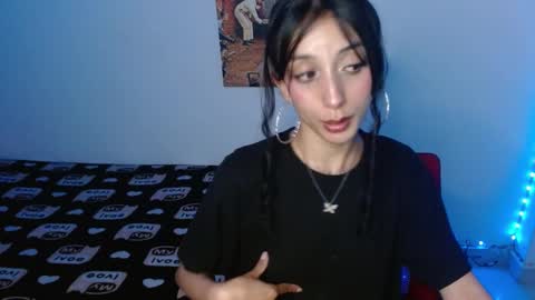 Snapshot of lil_lisaa chatting on 1, 2, 2025 Lisaa online show from 1, 2, 2025