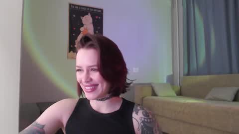 Snapshot of lil_reya chatting on 14, 12, 2025 INST Lil happines s online show from 14, 12, 2025