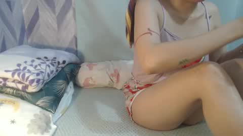 Snapshot of lil_sweetgirl4u chatting on 17, 11, 2025 lil_sweetgirl4u online show from 17, 11, 2025