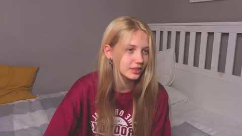 Snapshot of lil_tasty33 chatting on 22, 9, 2025 Emma online show from 22, 9, 2025