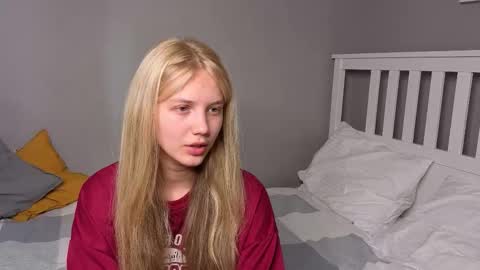 Snapshot of lil_tasty33 chatting on 23, 9, 2025 Emma online show from 23, 9, 2025