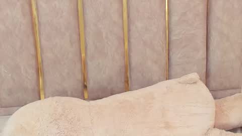 lila bailey  online show from 14, 2, 2025