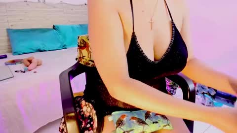 Lilah Sweet online show from 9, 9, 2025