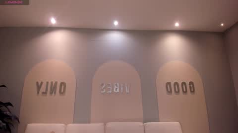 Lila West online show from 4, 11, 2025