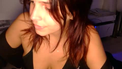 Snapshot of lilbeccaxo chatting on 5, 11, 2025 Rebecca online show from 5, 11, 2025