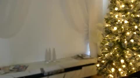 Snapshot of lilbeccaxo chatting on 18, 12, 2025 Rebecca online show from 18, 12, 2025