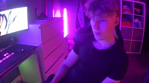 Snapshot of lildyl06 chatting on 11, 9, 2025 lildyl06 online show from 11, 9, 2025