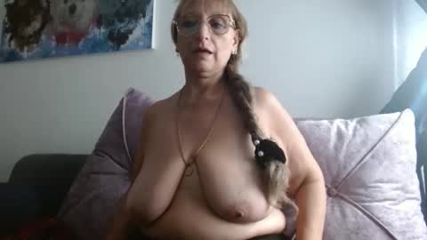 Snapshot of lilhy_mcfly chatting on 20, 5, 2026 lilieth online show from 20, 5, 2026