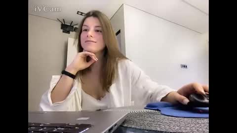 lili_2905 online show from 28, 11, 2025