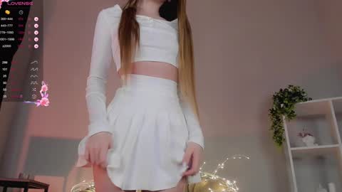 Snapshot of lili__roze_ chatting on 5, 1, 2025 lili__roze_ online show from 5, 1, 2025