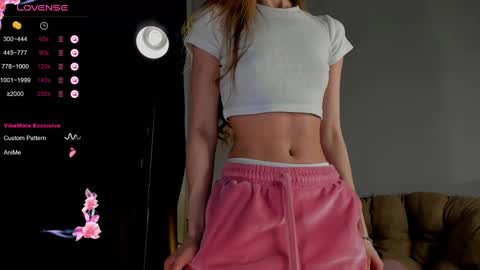 Snapshot of lili__roze_ chatting on 2, 3, 2025 lili__roze_ online show from 2, 3, 2025