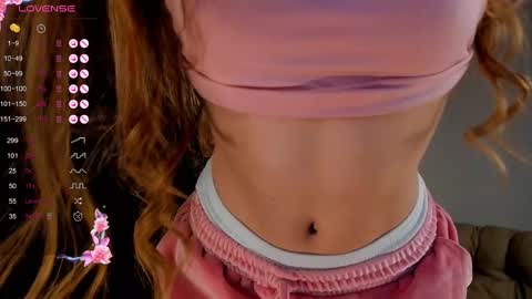 Snapshot of lili__roze_ chatting on 5, 3, 2025 lili__roze_ online show from 5, 3, 2025