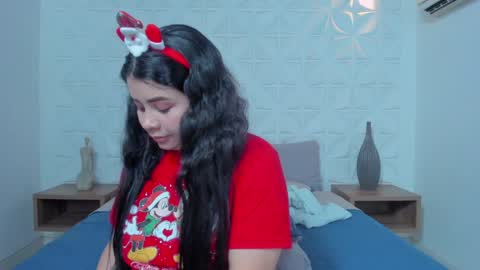 Snapshot of lili_mccormick chatting on 24, 12, 2024 SALOME online show from 24, 12, 2024