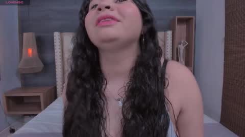 Snapshot of lili_mccormick chatting on 8, 11, 2025 SALOME online show from 8, 11, 2025