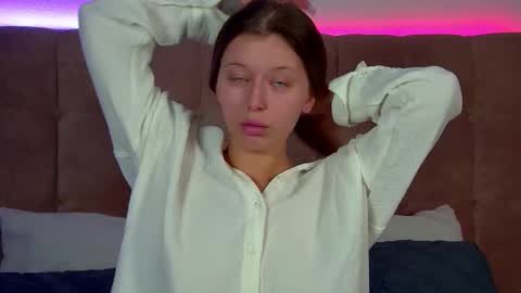 Mia online show from 6, 10, 2025