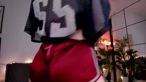 Snapshot of lilian_kroft chatting on 22, 6, 2026 LIL online show from 22, 6, 2026