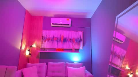 holis soy lily chang no olvides el pulgar arriba es muy importante para mi 3 independent model online show from 12, 1, 2026