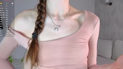 Snapshot of lilianbickford chatting on 29, 4, 2026 Hi I am Luna online show from 29, 4, 2026