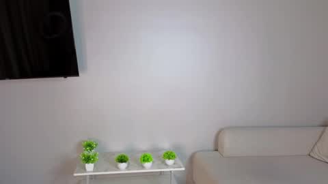 Snapshot of lilianbickford chatting on 10, 5, 2026 Hi I am Luna online show from 10, 5, 2026