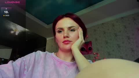 Snapshot of lilie_brown chatting on 7, 10, 2025 Lilie online show from 7, 10, 2025
