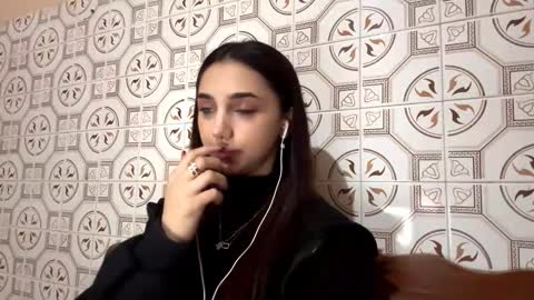 Lina online show from 6, 11, 2025