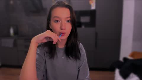 Snapshot of lililaluna chatting on 12, 12, 2024 ... online show from 12, 12, 2024