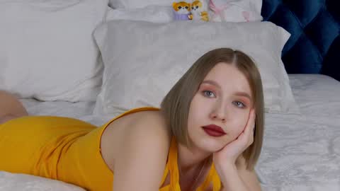 LiliLinn online show from 8, 2, 2025