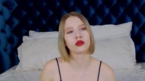 LiliLinn online show from 22, 2, 2025