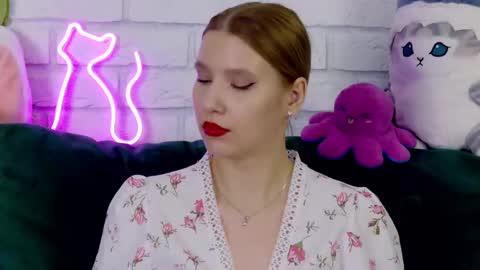 LiliLinn online show from 12, 3, 2025