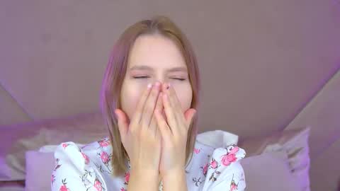 LiliLinn online show from 26, 9, 2025