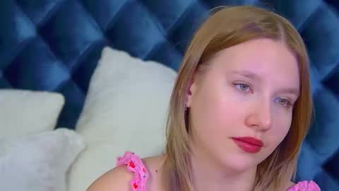 LiliLinn online show from 28, 11, 2025