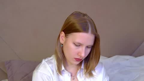 LiliLinn online show from 11, 4, 2026