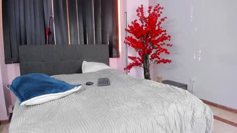 Snapshot of lilith_and_marcusblain chatting on 27, 12, 2024 Lili Marcus online show from 27, 12, 2024