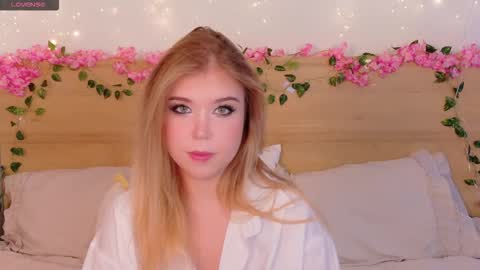 Lilith Bonheur online show from 2, 11, 2025