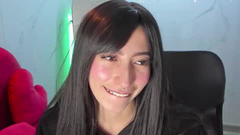 Snapshot of lilith_cooper20 chatting on 18, 11, 2025 lilith cooper20 online show from 18, 11, 2025