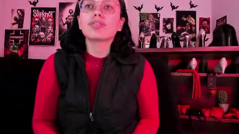 Snapshot of lilith_deveraux_ chatting on 6, 7, 2026 MISTRESS LILITH online show from 6, 7, 2026