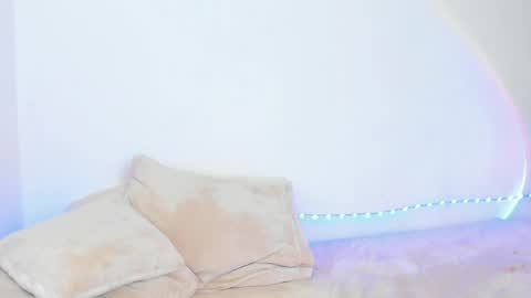 Lilith Salvatore online show from 5, 4, 2026