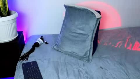    online show from 14, 2, 2025