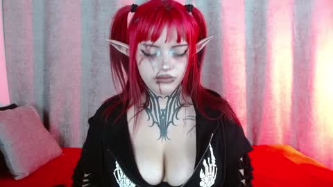 Snapshot of lilithmadness chatting on 7, 1, 2025 Lilith online show from 7, 1, 2025