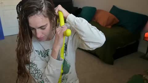 L online show from 10, 1, 2025