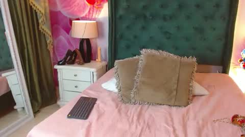 Lilith Snoop online show from 13, 12, 2025