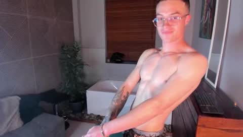 Snapshot of liljames_ chatting on 27, 10, 2025 Lil James online show from 27, 10, 2025