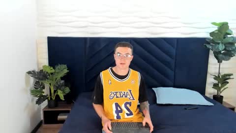 Snapshot of liljames_ chatting on 30, 11, 2025 Lil James online show from 30, 11, 2025