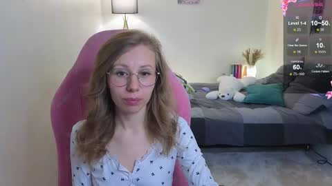 Snapshot of lill_mary chatting on 8, 10, 2025 Maria online show from 8, 10, 2025