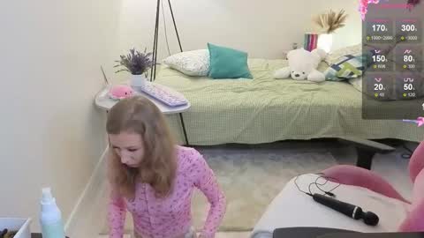 Snapshot of lill_mary chatting on 7, 11, 2025 Maria online show from 7, 11, 2025