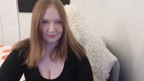 Snapshot of lilleambi chatting on 28, 11, 2025 Anni online show from 28, 11, 2025