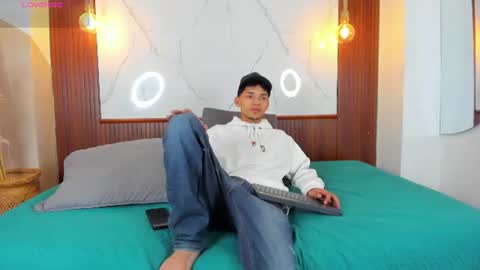 lillian_lee1 online show from 7, 7, 2026