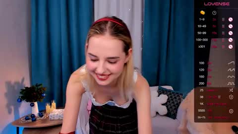 Snapshot of lillian_shine chatting on 18, 12, 2025 Lillian online show from 18, 12, 2025